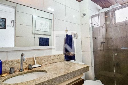 Banheiro da Suíte 1 de apartamento para alugar com 2 quartos, 70m² em Ondina, Salvador