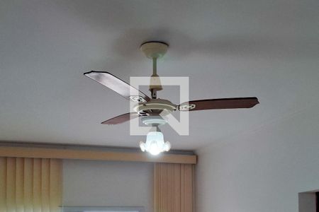 Sala de apartamento para alugar com 2 quartos, 70m² em Guilhermina, Praia Grande