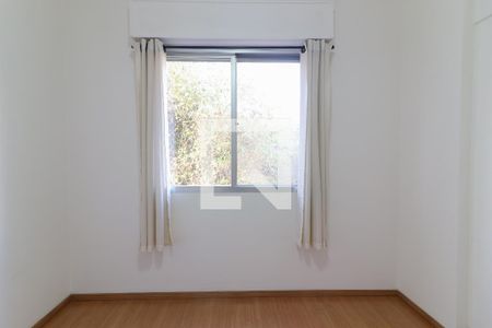 Quarto 1 de apartamento para alugar com 2 quartos, 54m² em Vila Pirajussara, São Paulo