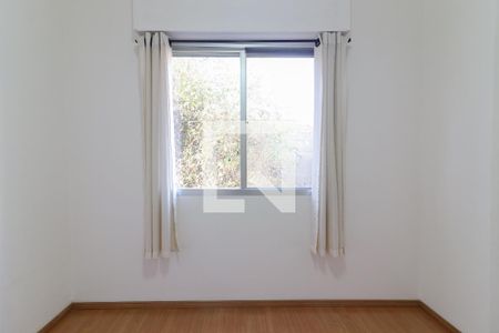 Quarto 1 de apartamento para alugar com 2 quartos, 54m² em Vila Pirajussara, São Paulo