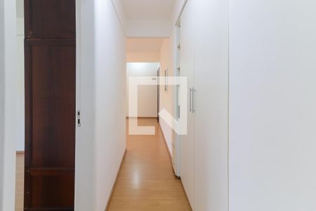 Corredor de apartamento para alugar com 2 quartos, 54m² em Vila Pirajussara, São Paulo