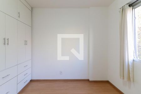 Quarto 1 de apartamento para alugar com 2 quartos, 54m² em Vila Pirajussara, São Paulo