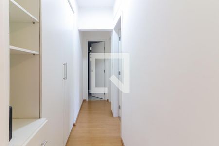 Corredor de apartamento para alugar com 2 quartos, 54m² em Vila Pirajussara, São Paulo