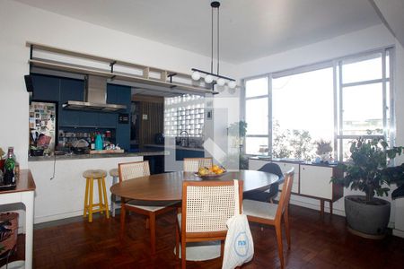 Sala 3 de apartamento à venda com 4 quartos, 254m² em Rio Branco, Porto Alegre