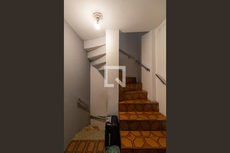 Escada de casa à venda com 3 quartos, 148m² em Vila Nhocuné, São Paulo