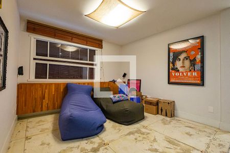 Sala de TV de apartamento à venda com 3 quartos, 155m² em Pinheiros, São Paulo