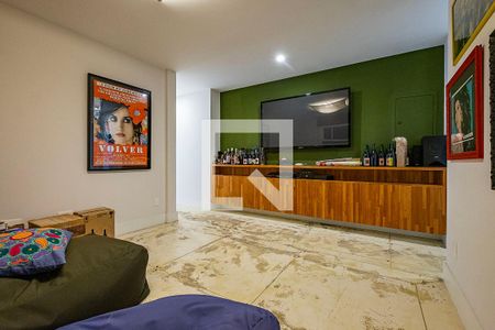Sala de TV de apartamento à venda com 3 quartos, 155m² em Pinheiros, São Paulo