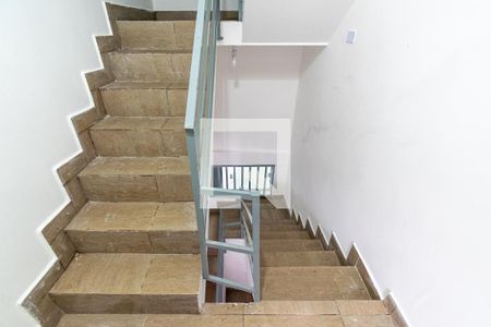 Escada Externa de casa para alugar com 3 quartos, 90m² em Vila Campestre, São Paulo