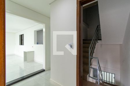 Corredor de casa para alugar com 3 quartos, 90m² em Vila Campestre, São Paulo