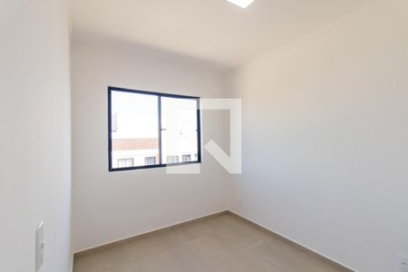 Quarto 2 de apartamento para alugar com 2 quartos, 46m² em Braga, São José dos Pinhais