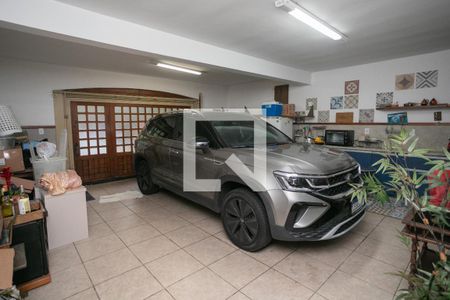 Garagem de casa à venda com 3 quartos, 280m² em Auxiliadora, Porto Alegre