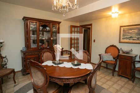 Sala de casa à venda com 3 quartos, 280m² em Auxiliadora, Porto Alegre
