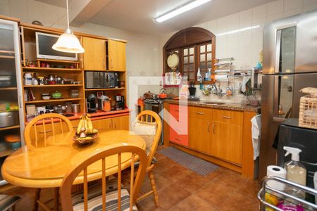Cozinha de casa à venda com 3 quartos, 280m² em Auxiliadora, Porto Alegre