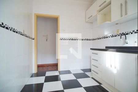 Cozinha de apartamento à venda com 2 quartos, 77m² em Santa Cecília, Porto Alegre