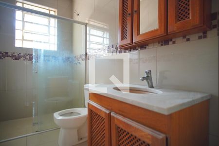 Banheiro Corredor de apartamento à venda com 2 quartos, 77m² em Santa Cecília, Porto Alegre