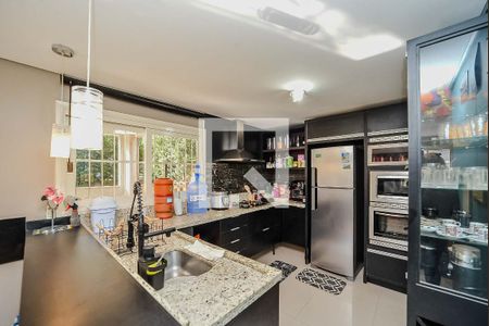 Cozinha de casa à venda com 3 quartos, 240m² em Jardim Itu, Porto Alegre