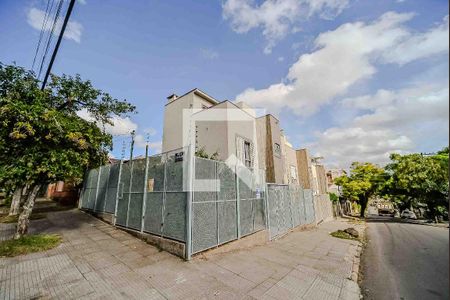 Fachada de casa à venda com 3 quartos, 240m² em Jardim Itu, Porto Alegre