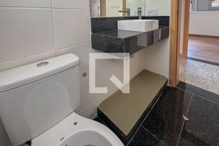 Banheiro de apartamento à venda com 2 quartos, 63m² em Serra, Belo Horizonte