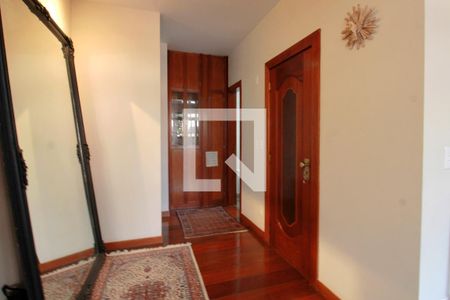 Hall de entrada de apartamento à venda com 4 quartos, 275m² em Serra, Belo Horizonte
