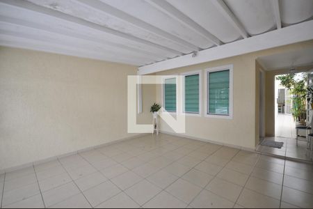 Garagem de casa à venda com 3 quartos, 100m² em Jardim Guanca, São Paulo