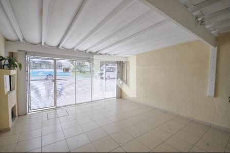 Garagem de casa à venda com 3 quartos, 100m² em Jardim Guanca, São Paulo