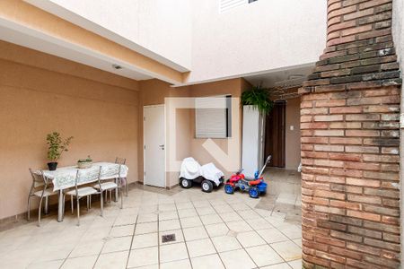 Quintal de casa à venda com 3 quartos, 154m² em Jardim Aeroporto, São Paulo