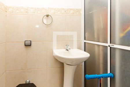 Banheiro de Serviço de casa à venda com 3 quartos, 154m² em Jardim Aeroporto, São Paulo