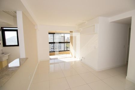 Sala de apartamento à venda com 2 quartos, 70m² em Recreio dos Bandeirantes, Rio de Janeiro