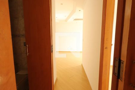 Corredor de apartamento à venda com 2 quartos, 60m² em Vila Carrão, São Paulo