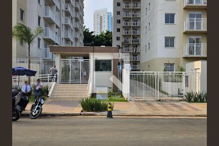 Fachada de apartamento para alugar com 1 quarto, 27m² em Parque Industrial Tomas Edson, São Paulo