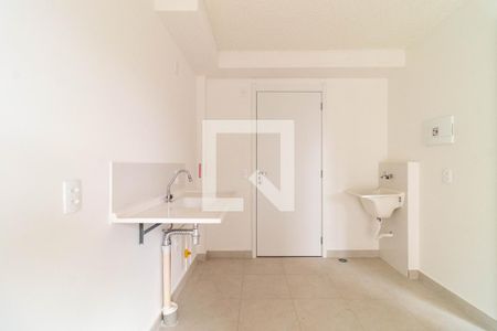 Cozinha de apartamento para alugar com 1 quarto, 27m² em Parque Industrial Tomas Edson, São Paulo