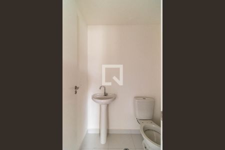 Banheiro da Suíte de apartamento para alugar com 1 quarto, 27m² em Parque Industrial Tomas Edson, São Paulo