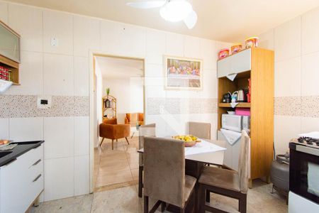 Cozinha de casa à venda com 5 quartos, 138m² em Estância Velha, Canoas