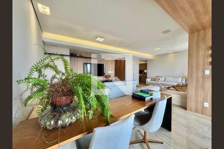 Sala  de apartamento à venda com 4 quartos, 230m² em Vila da Serra, Nova Lima