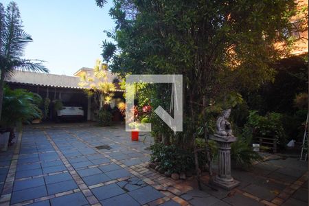Pátio de casa à venda com 2 quartos, 370m² em São João, Porto Alegre