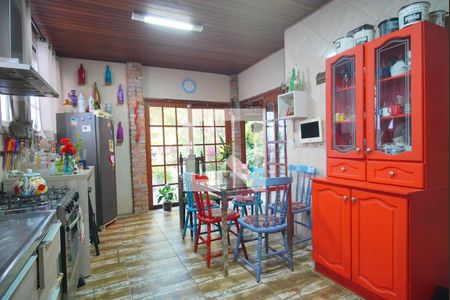 Cozinha de casa à venda com 2 quartos, 370m² em São João, Porto Alegre