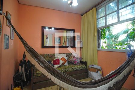 Sala de casa à venda com 2 quartos, 370m² em São João, Porto Alegre