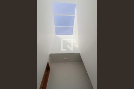 Entrada de Luz da Escada de casa à venda com 3 quartos, 130m² em Vila Ré, São Paulo