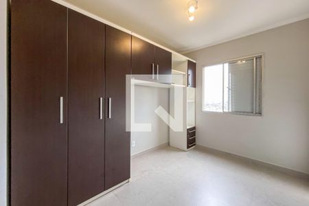 Quarto 01 de apartamento para alugar com 2 quartos, 59m² em Vila Firmiano Pinto, São Paulo