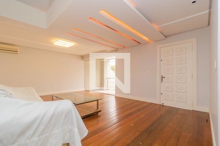 Sala de casa à venda com 3 quartos, 450m² em Santa Tereza, Porto Alegre