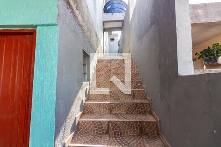 Escada de casa à venda com 3 quartos, 228m² em Santo Antônio, Osasco