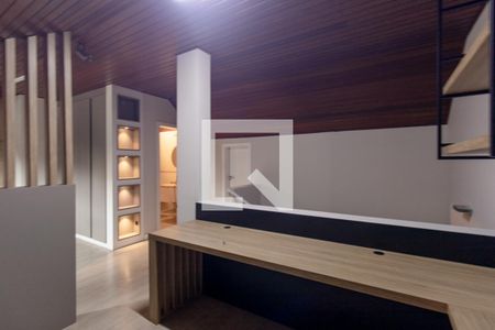 Escritório de casa para alugar com 3 quartos, 238m² em Mossunguê, Curitiba