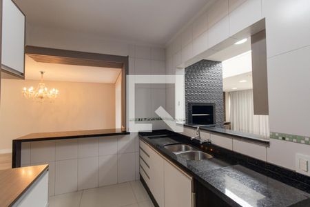 Cozinha de casa para alugar com 3 quartos, 238m² em Mossunguê, Curitiba