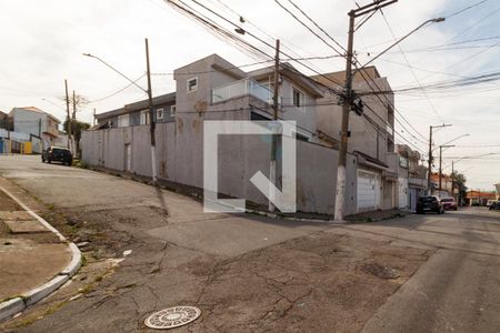 Fachada de casa à venda com 3 quartos, 260m² em Vila Nivi, São Paulo