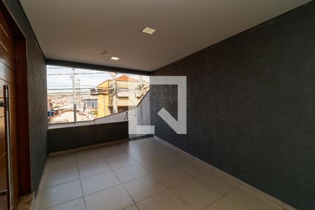 Área externa de casa à venda com 3 quartos, 260m² em Vila Nivi, São Paulo