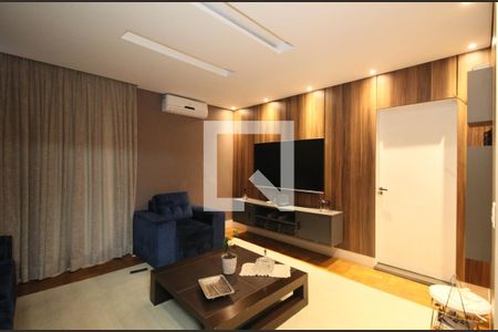 Sala 2 de casa para alugar com 8 quartos, 500m² em Jardim Guedala, São Paulo