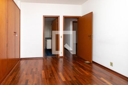 Suite de apartamento para alugar com 3 quartos, 140m² em Vila Hamburguesa, São Paulo