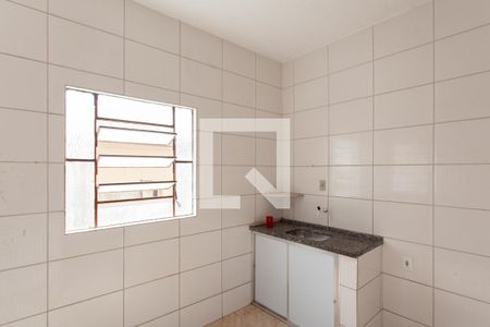 Cozinha de casa para alugar com 2 quartos, 80m² em Glória, Belo Horizonte