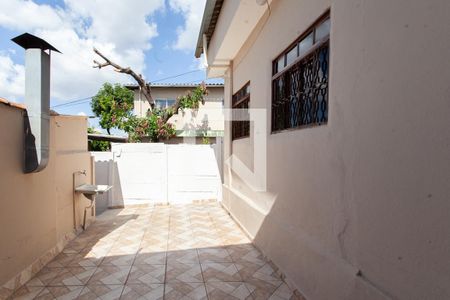 Área comum de casa para alugar com 2 quartos, 80m² em Glória, Belo Horizonte