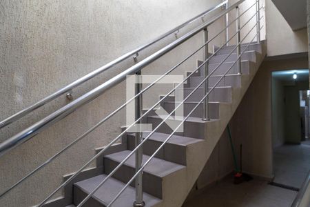 Escada de casa à venda com 4 quartos, 136m² em Jardim Jovaia, Guarulhos